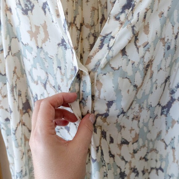 Rachel Zoe Sleeveless Blouse Size Medium Abstract Print Flowy Top - Picture 3 of 7